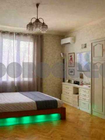 Продаж 3-кімн. квартири по вул. Велика Васильківська, сталінка, центр
