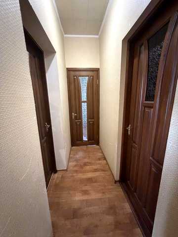 Продається 3 кімнатна квартира в центрі міста .