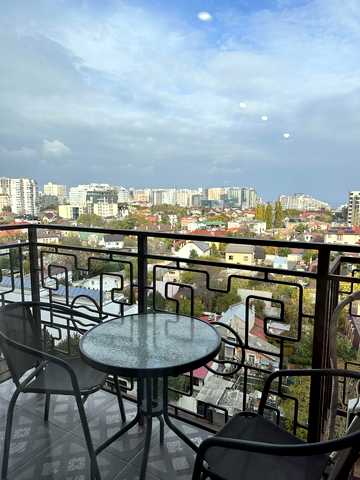 Літературна вул., 8
