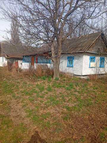 Приватизована земельна  ділянка з прибудовами