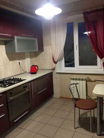 2 кімнатна , метро Вирлиця