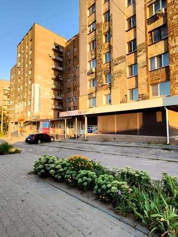 Продам гостинка на Залютино. Капремонт.