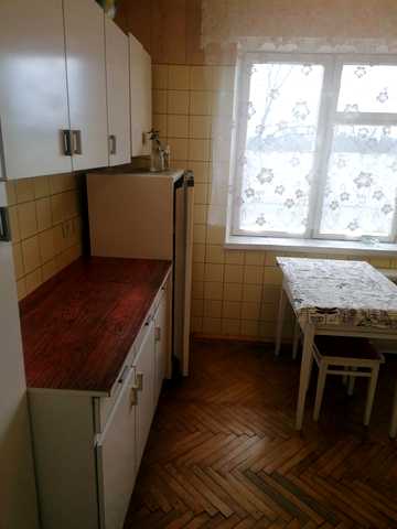 Братиславська вул., 42