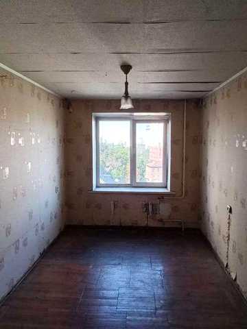 Срочно продам 3 ком возле метро дешево (405262)