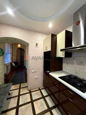 Продам 3-кімнатну квартиру  Дніпровський район.