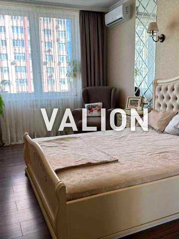 Продаж 3к квартири по вул. Феодосійська 2Л, метро Деміївська, р-н Голосіївський