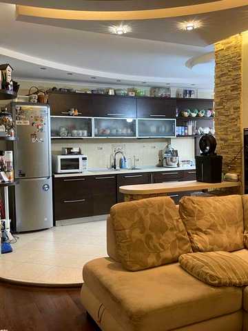 Продам 3 комнатную квартиру в ЖК "Изумрудный город", Сахарова