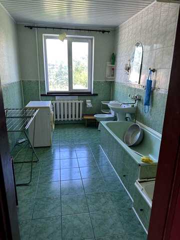 Продаж  великого будинку 2 поверхи