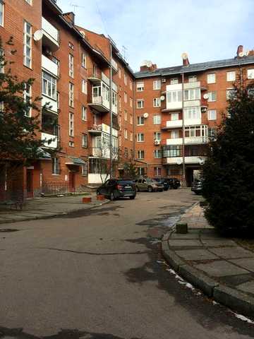 Продаж просторої 2-поверхової квартири 143 м², вул. Куликівська, 18А