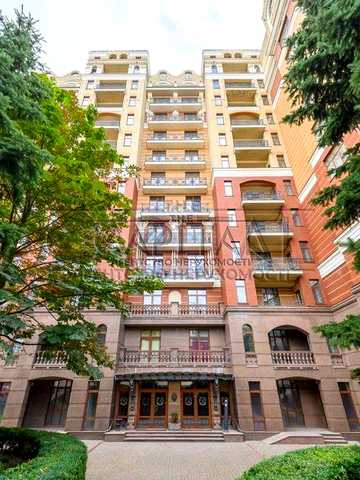 ЖК Ambassador House De Luxe-класу за адресою вул. Івана Франка, 4Б, всього за 7 хвилин пішки від станції метро Золоті ворота" ЖК Ambassador House