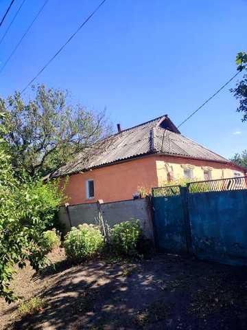 Подається затишний будинок