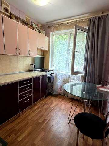 Сдам 4 комнат на Генерала Петрова. Черемушки