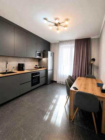 Продам простору 3-кімн. квартиру (Позняки пр. Петра Григоренка, 1-Б) Держ програми