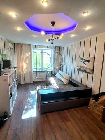 Продаж 1к квартири. м.Лівобережна. Пантелеймона Куліша 11.