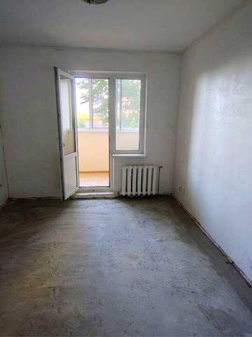 БЕЗ % Продам 2-кімнатну квартиру, вул. Милославська, 8. Загальна площа — 66,7 м², 2-й поверх.