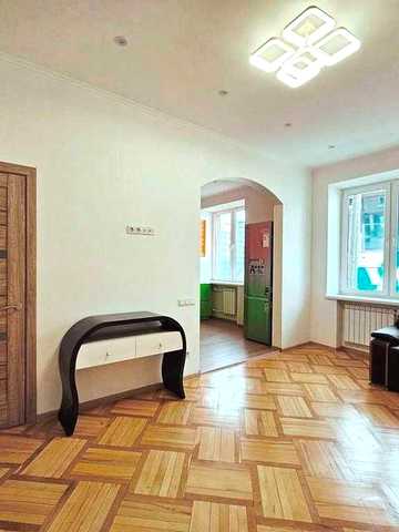 Без комісії. Продаж трикімнатної квартири 70 м.кв. Сталінка. Ремонт. Печерськ