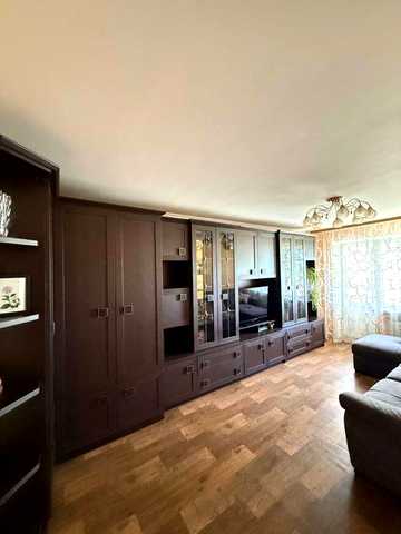 Продам 3-кімнатну квартиру 64 м² з автономним опаленням — Новомиколаївка. Власник