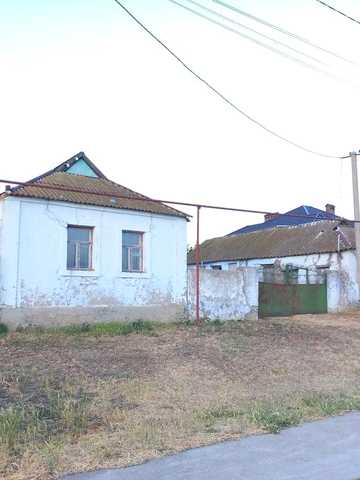 Домоволодіння понад річкою, на видовій ділянці з чудовими краєвидами