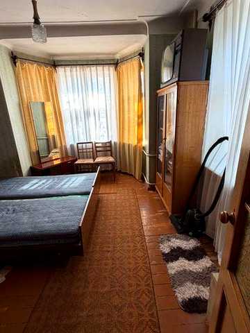 Продам 3-х кімнатну квартиру на Карачунах