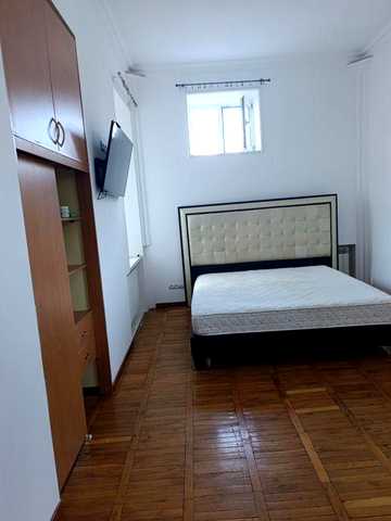 Довгостроково, 3-кімнатна квартира в центрі
