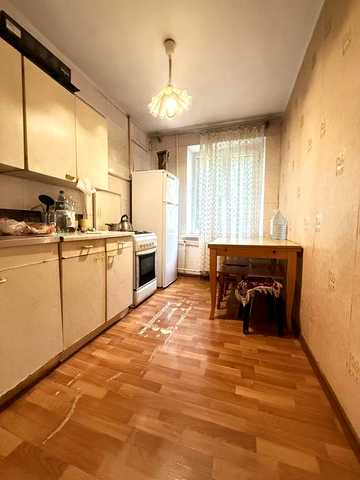 Продам 3 к квартиру  в 9 поверхоаому будинку