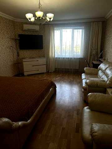 Оренда квартири Йорданська 1
