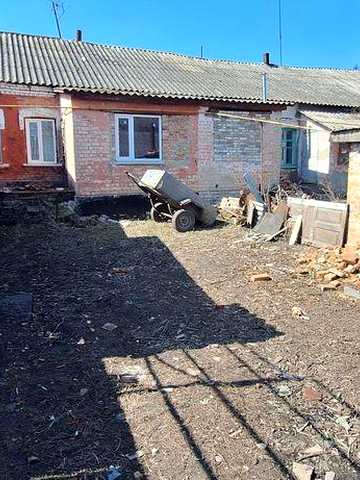 Продам 2-кімнатну квартиру  загальною площею 44,9 м².1 поверх, одноповерховий цегляний будинок.