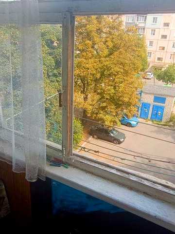 Продаж 2 кімнатної квартири, Чугуїв, центр