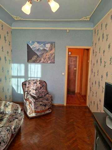 Продам 3-к.квартиру, Центр, площадь Небесной Сотни (бывшая Руднева)