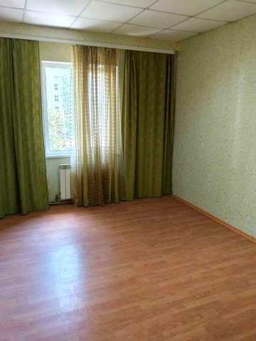 Без комісії. Продаж 2-кімнатної квартири площею 42 м², район Лікарні