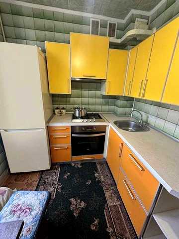 Продам 1 кв метро Спортивная