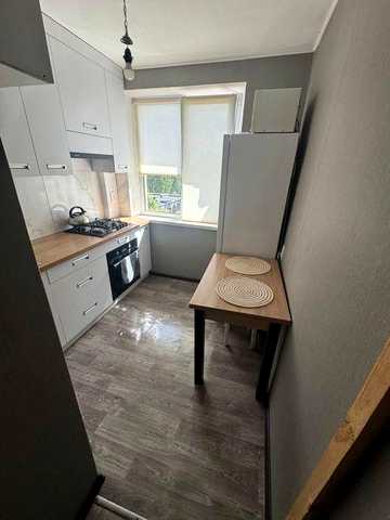Сдам 2 кім квартру на Металургів
