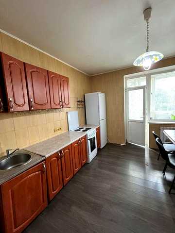 Продам 2 к квартиру по вул.Руданського 4-6