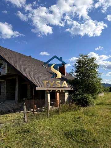 Продається затишний двоповерховий будинок у смт Буштино