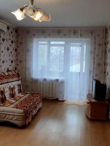 Олександра Поля просп. (Кірова), 72