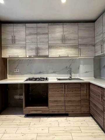 Продам 3 кімнатну чешку, район вул. Комарова