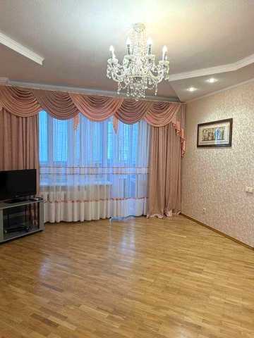 Продаж 3к квартири поруч з метро Академмістечко