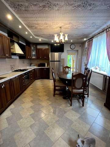 None 185000 USD