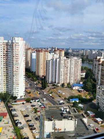 Продам 3 к кв вул. Драгоманова 10, в ЖК є генератор! Гарний ремонт! Нова техніка та меблі!