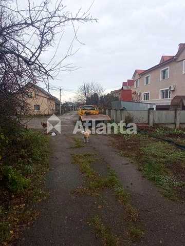 1\2 будинку з земельною ділянкою 5 соток р-н Аеропорту