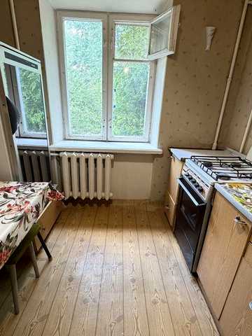 Пподам 1 к. квартиру р-н пр. Науки ( Гагарина )
