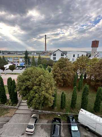 Продам 3-х кімнатну квартиру в центрі (від власника)
