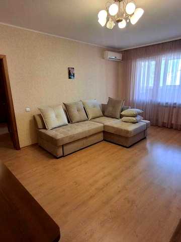 Продам 1 кімнатку квартиру. Метро Позняки. вул. Гмирі