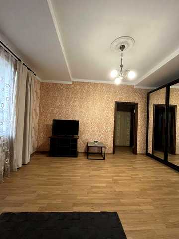 Здам однокімнатну частину будинку  з парковкою світлом без доплат