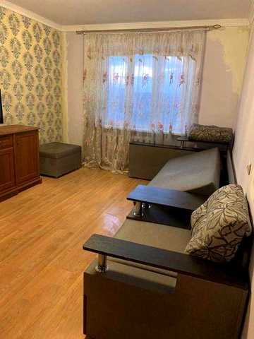 Здам 2 х кімнатну Ялтинська 15