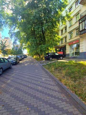 Продам 3х кімнатну 88,2 кв м  біля метро Вокзальна від власника