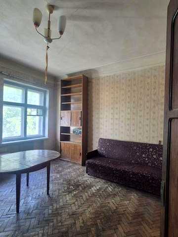 Продам 3х кімнатну 88,2 кв м  біля метро Вокзальна від власника
