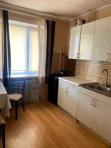 БЕЗ КОМИСИИ! Продам 1-к квартиру Голосеєвський р-н  вул. Виставкова 12,  метро 16 хв пішки