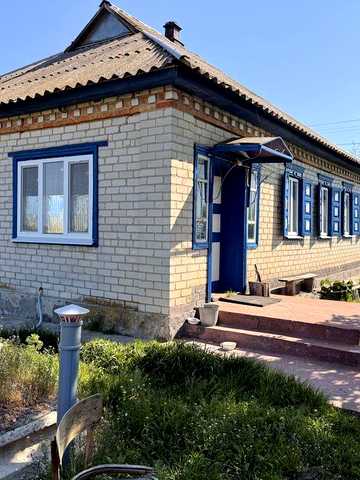 Продам будинок у с.Жуки.Обмін на авто.Під виплату!!
