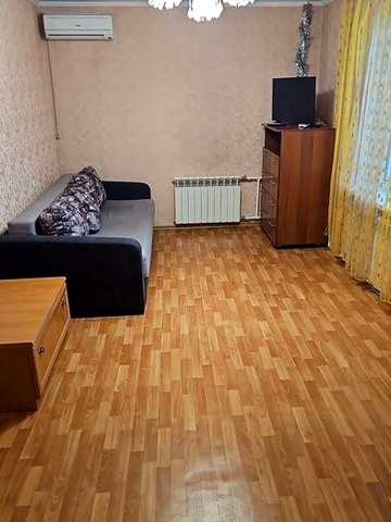 Сдам 1 к, Малий ринок, Шкільна.